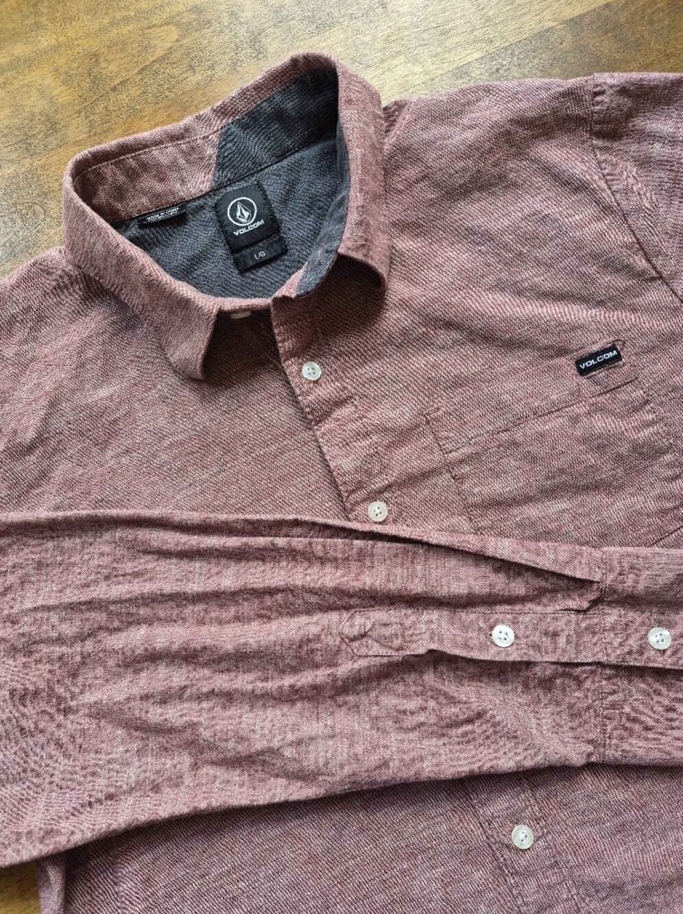 Volcom Shirt Mens Large Slim Fit  Berry Red Solid Flatts LS Button Up Casual